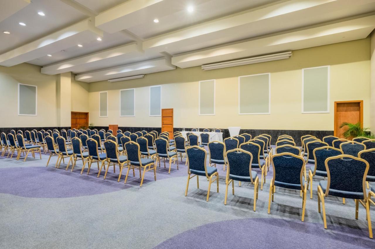 Iberostar Waves Rose Hall Beach Монтего Бей Екстериор снимка