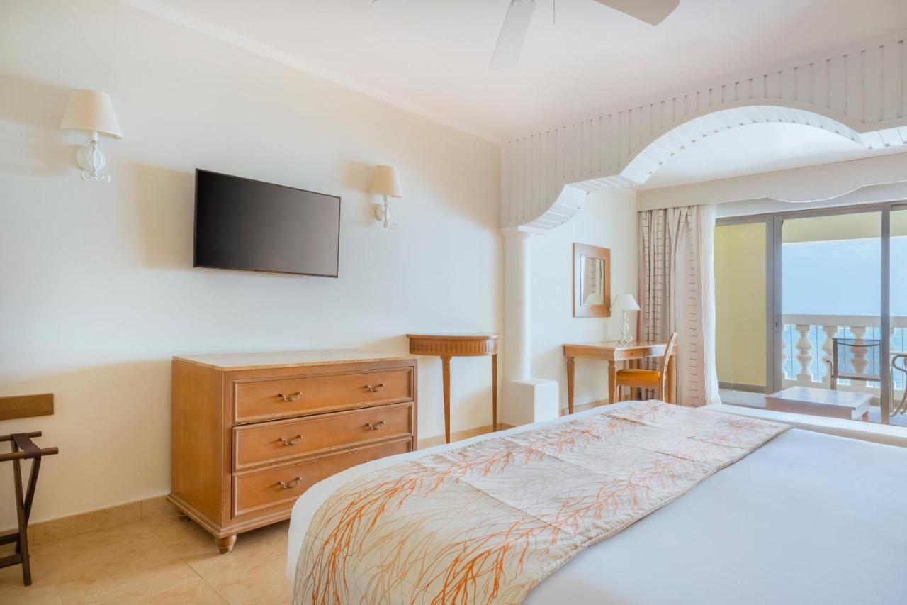 Iberostar Waves Rose Hall Beach Монтего Бей Екстериор снимка